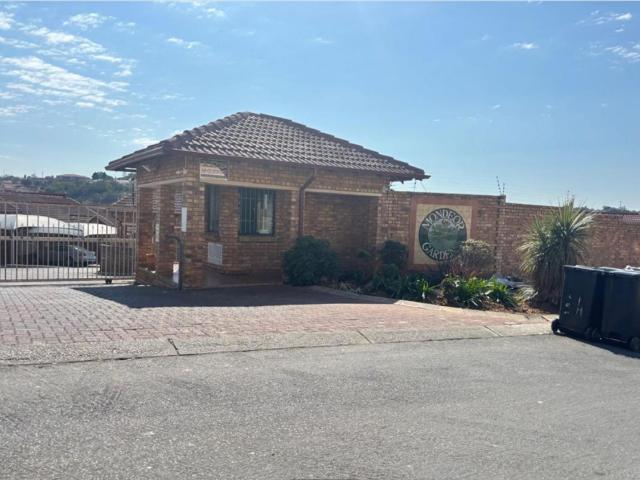 Townhouse for sale in Vosloorus, Gauteng