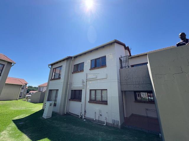 Townhouse for sale in Vosloorus, Gauteng