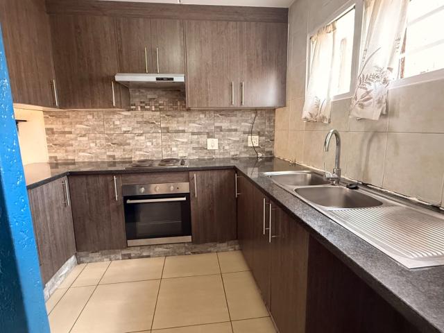Townhouse for sale in Vosloorus, Gauteng