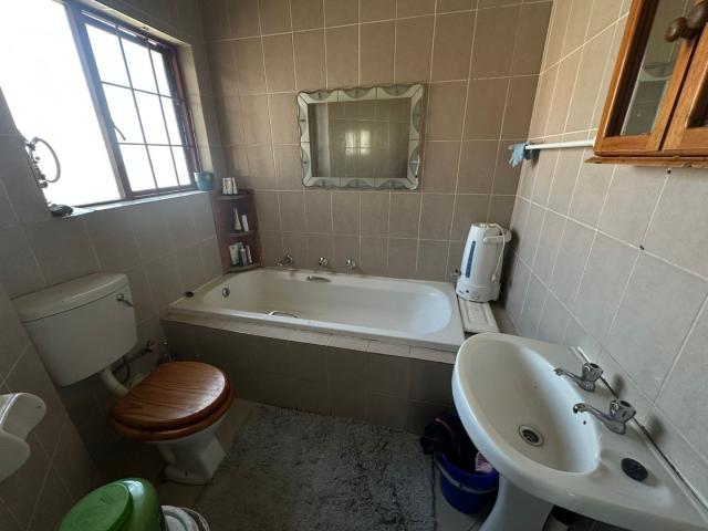 Townhouse for sale in Vosloorus, Gauteng