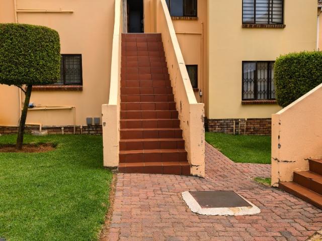 Townhouse for sale in Vosloorus, Gauteng