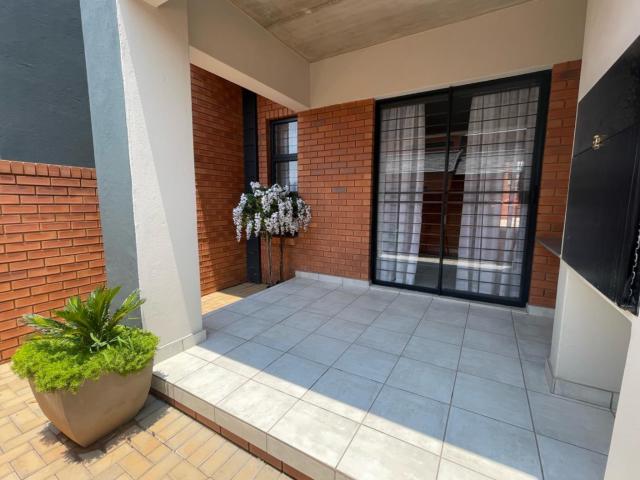 Townhouse for sale in Waterkloof, Gauteng