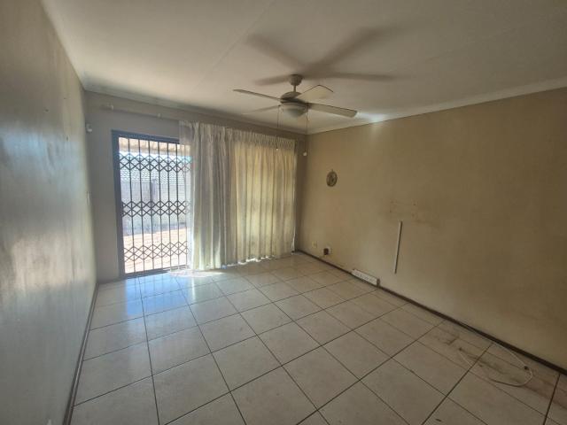 Townhouse for sale in Seaview, Kwazulu-natal