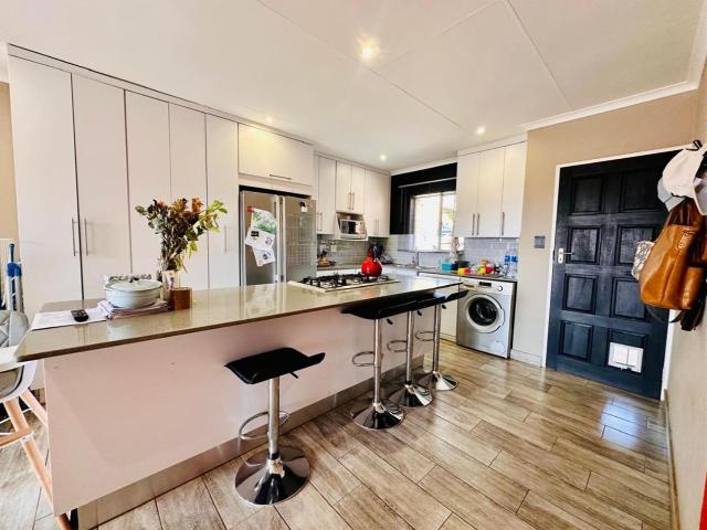 Townhouse for sale in Waterkloof, Gauteng