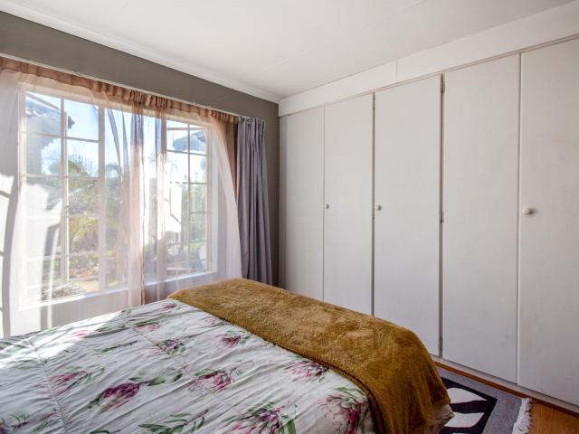 Townhouse for sale in Waterkloof, Gauteng