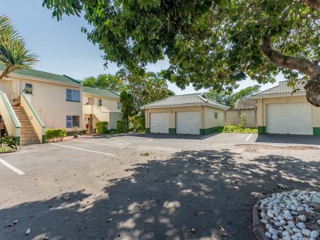 Townhouse for sale in Mt Edgecombe, Kwazulu-natal