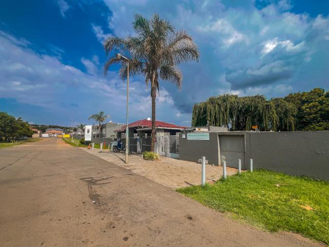 Townhouse for sale in Vosloorus, Gauteng