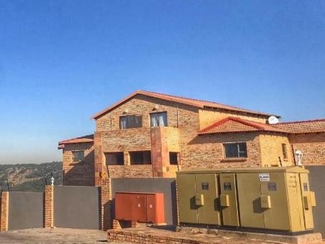 Townhouse for sale in Vosloorus, Gauteng