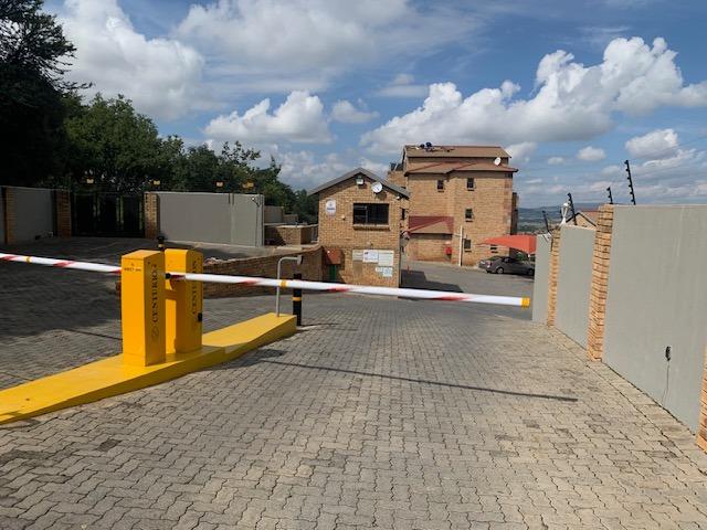 Townhouse for sale in Vosloorus, Gauteng