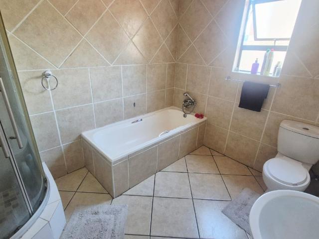 Townhouse for sale in Vosloorus, Gauteng