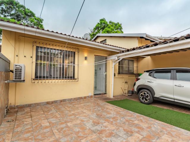 Townhouse for sale in Seaview, Kwazulu-natal