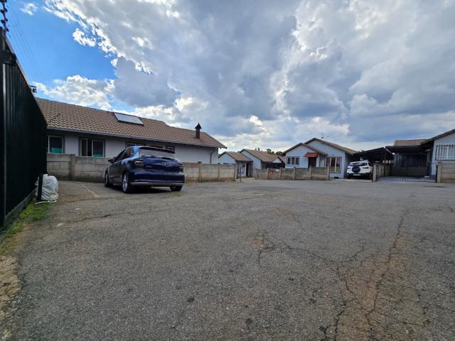 Townhouse for sale in Vosloorus, Gauteng