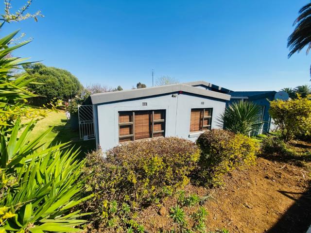 Townhouse for sale in Vosloorus, Gauteng