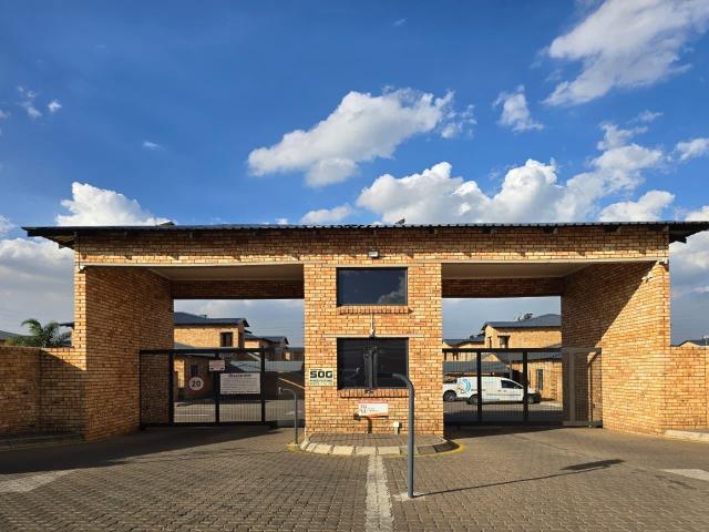 Townhouse for sale in Ekurhuleni, Gauteng