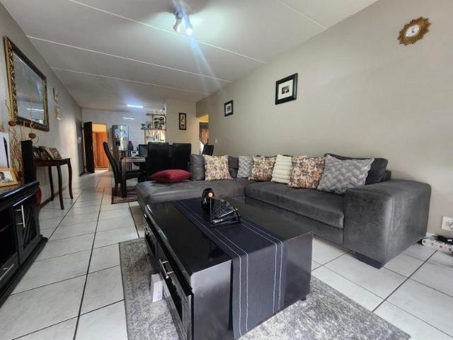 Townhouse for sale in Ekurhuleni, Gauteng