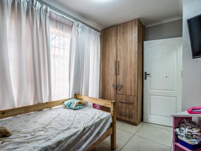 Townhouse for sale in Waterkloof, Gauteng
