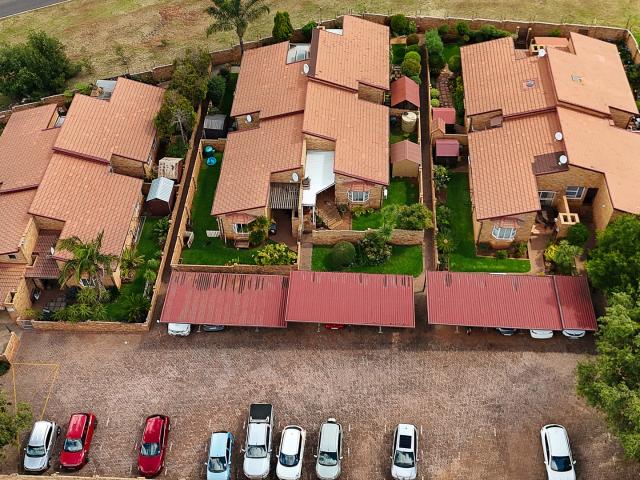 Townhouse for sale in Kagiso, Gauteng