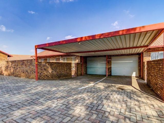Townhouse for sale in Ekurhuleni, Gauteng
