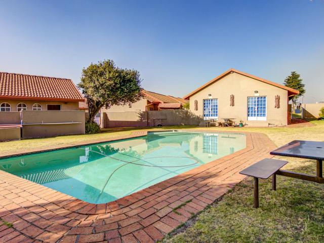 Townhouse for sale in Ekurhuleni, Gauteng