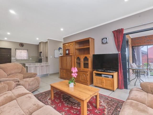 Townhouse for sale in Nooitgedacht, Gauteng