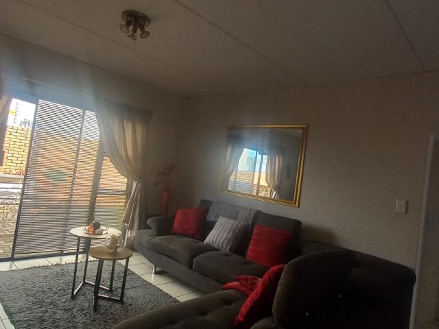 Townhouse for sale in Ekurhuleni, Gauteng