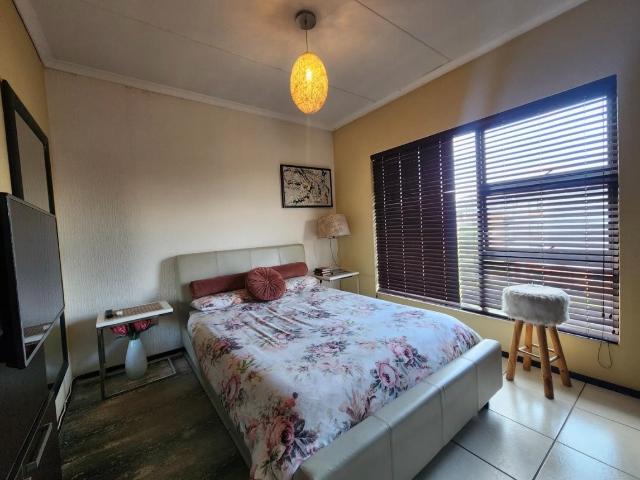 Townhouse for sale in Vosloorus, Gauteng