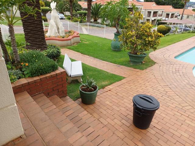 Townhouse for sale in Vosloorus, Gauteng