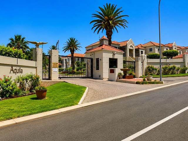 Townhouse for sale in Vosloorus, Gauteng