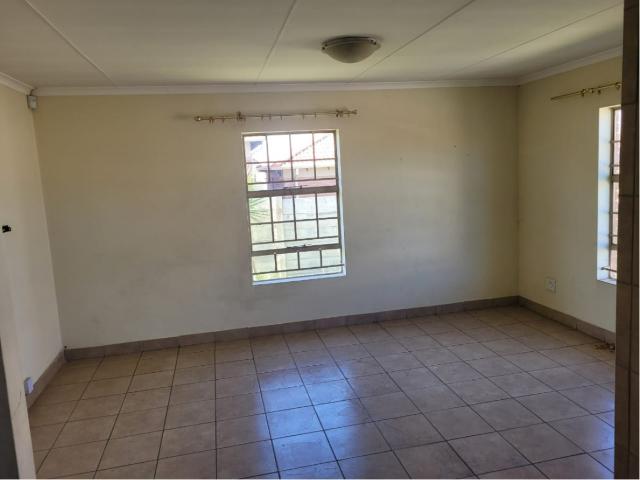 Townhouse for sale in Olievenhoutbos, Gauteng