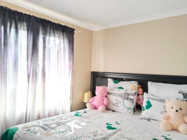 Townhouse for sale in Vosloorus, Gauteng