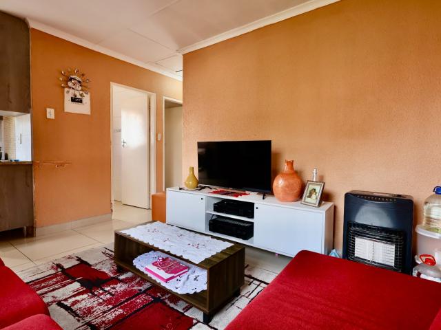 Townhouse for sale in Vosloorus, Gauteng