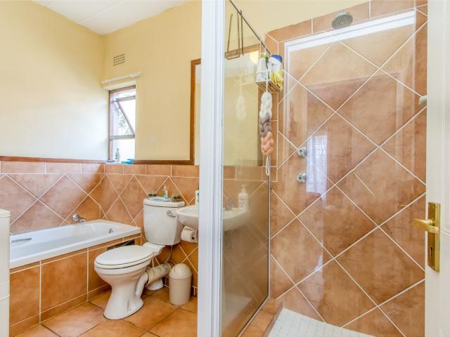 Townhouse for sale in Paulshof, Alexandra