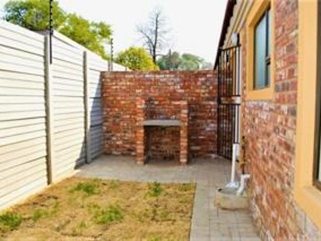 Townhouse for sale in Dr Kenneth Kaunda, North West