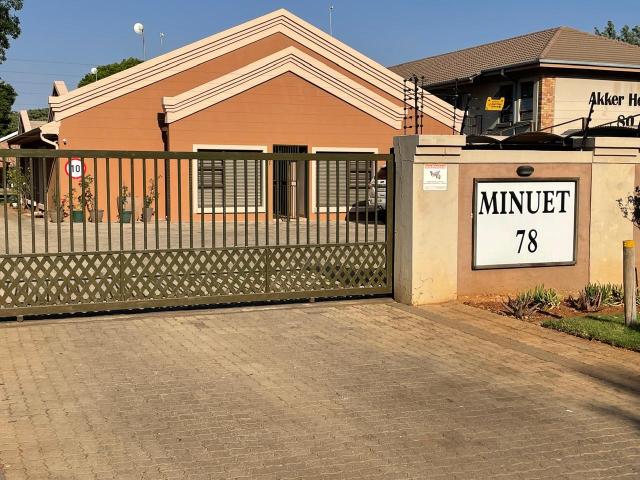 Townhouse for sale in Dr Kenneth Kaunda, North West