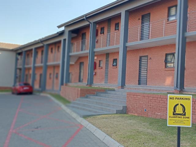 Townhouse for sale in Vosloorus, Gauteng