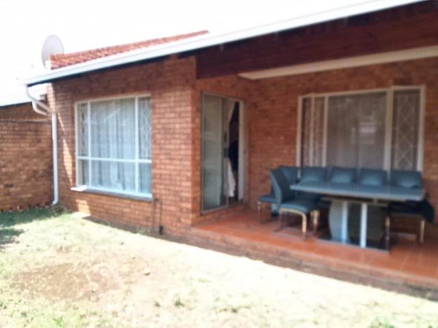 Townhouse for sale in Vosloorus, Gauteng