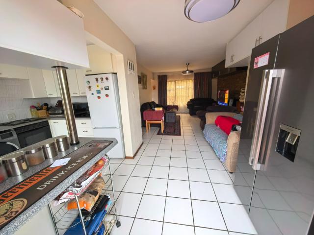 Townhouse for sale in Vosloorus, Gauteng