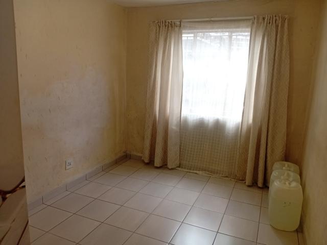 Townhouse for sale in Vosloorus, Gauteng