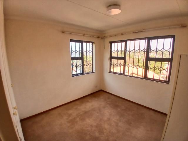 Townhouse for sale in Vosloorus, Gauteng