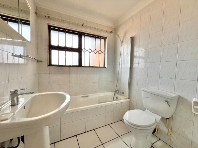 Townhouse for sale in Vosloorus, Gauteng