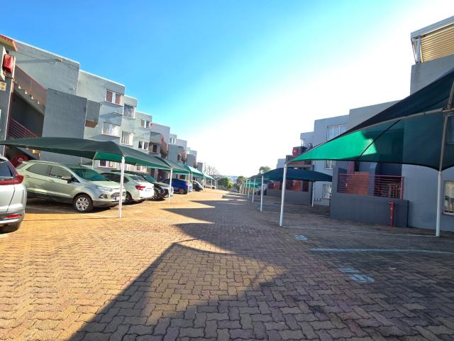 Townhouse for sale in Vosloorus, Gauteng