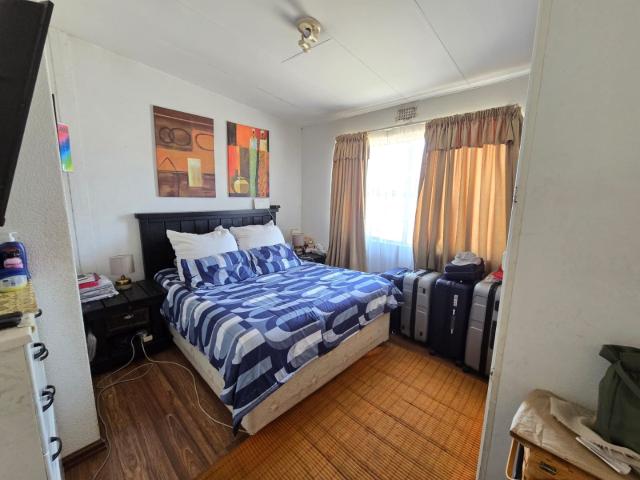 Townhouse for sale in Vosloorus, Gauteng