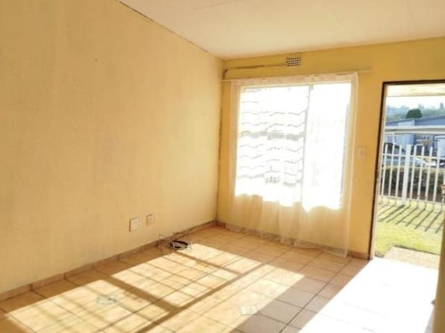 Townhouse for sale in Vosloorus, Gauteng