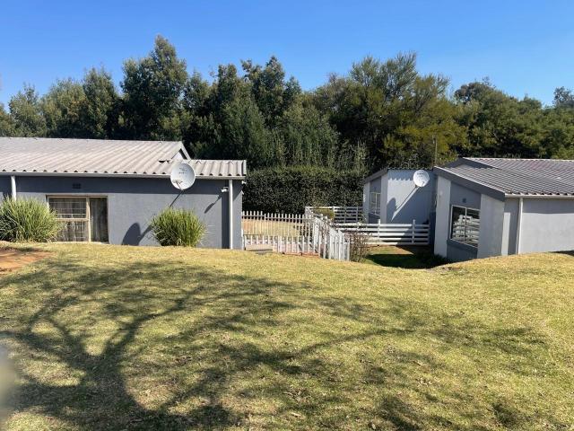 Townhouse for sale in Vosloorus, Gauteng