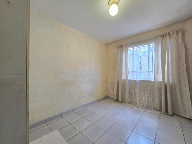 Townhouse for sale in Vosloorus, Gauteng