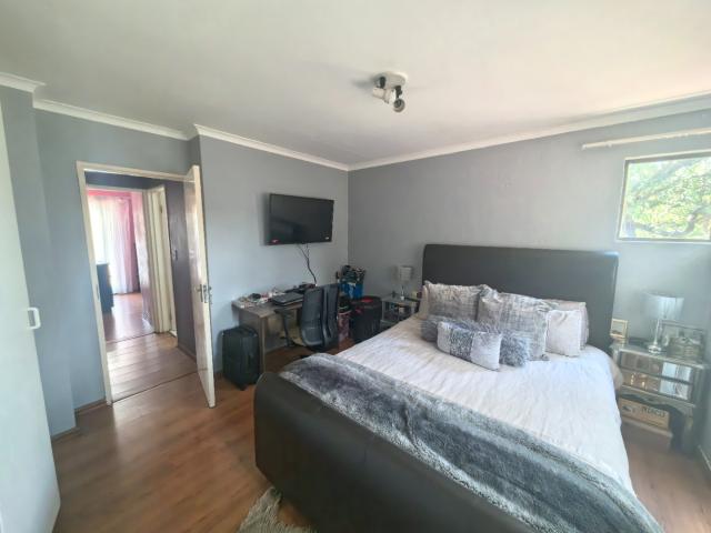 Townhouse for sale in Vosloorus, Gauteng