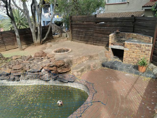 Townhouse for sale in Vosloorus, Gauteng