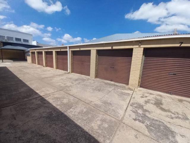 Townhouse for sale in Waterkloof, Gauteng