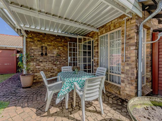 Townhouse for sale in Waterkloof, Gauteng