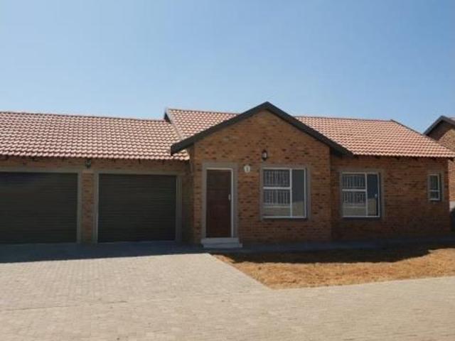 Townhouse for sale in Meyerton